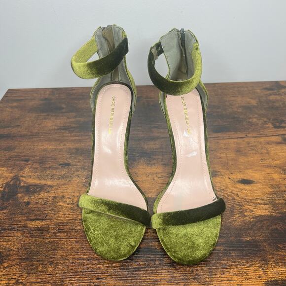 Olive Green Velvet Ankle Strap Stiletto Heels Sz 10 Holiday Event Party Cocktail - Picture 1 of 9